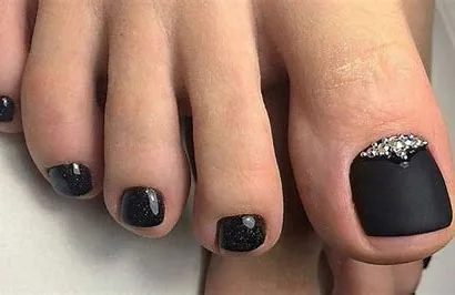healthy spring toenails cover spring